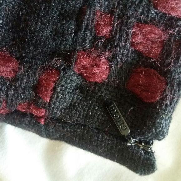 Authentic Gucci wool pleated skirt in size 38 - Picture 6 of 11